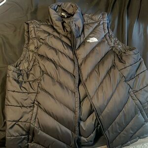 XXL north face vest